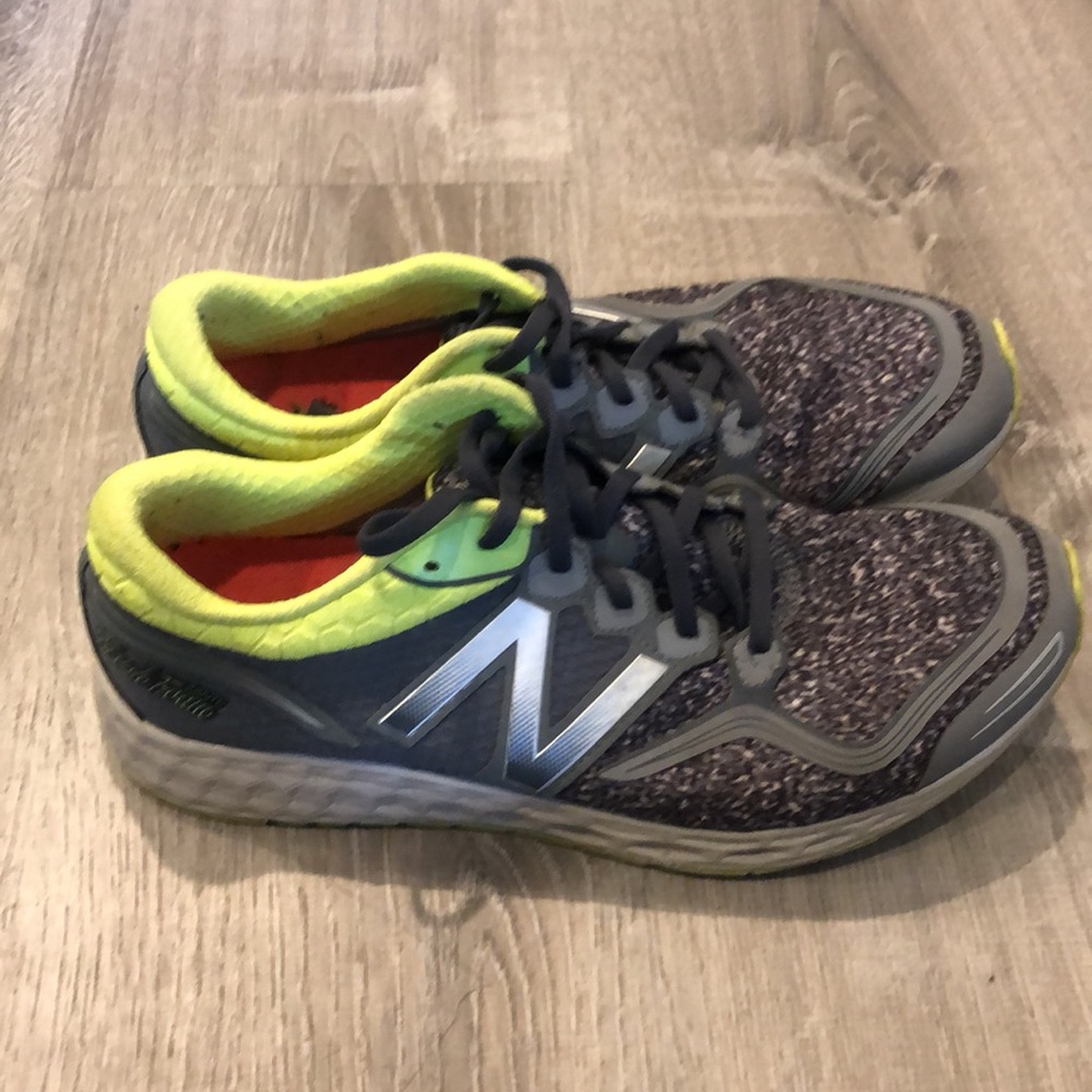 New Balance - Picture 2 of 9